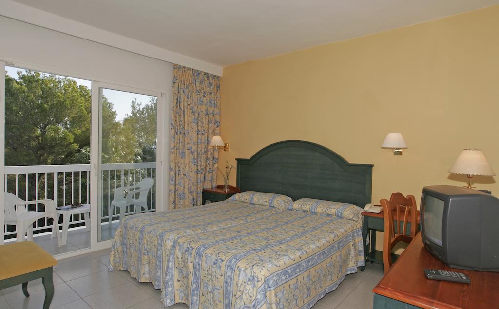 Es Pi 2 Otel Playa Migjorn Oda fotoğraf