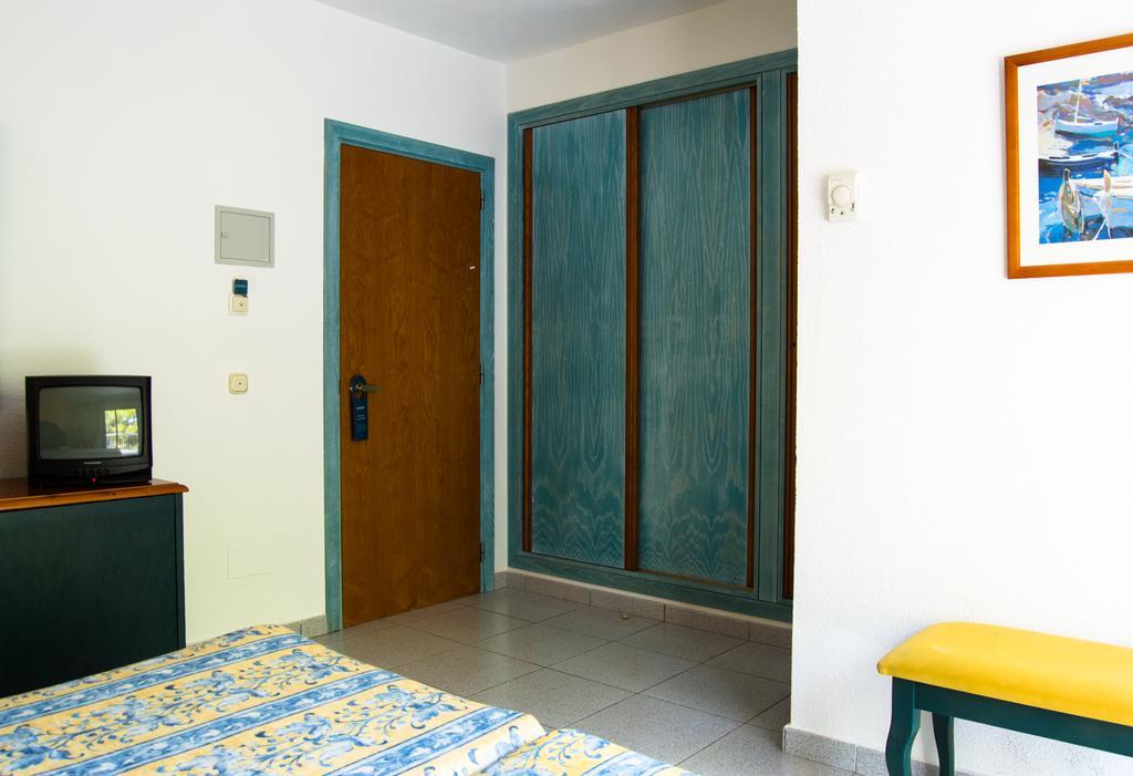 Es Pi 2 Otel Playa Migjorn Oda fotoğraf
